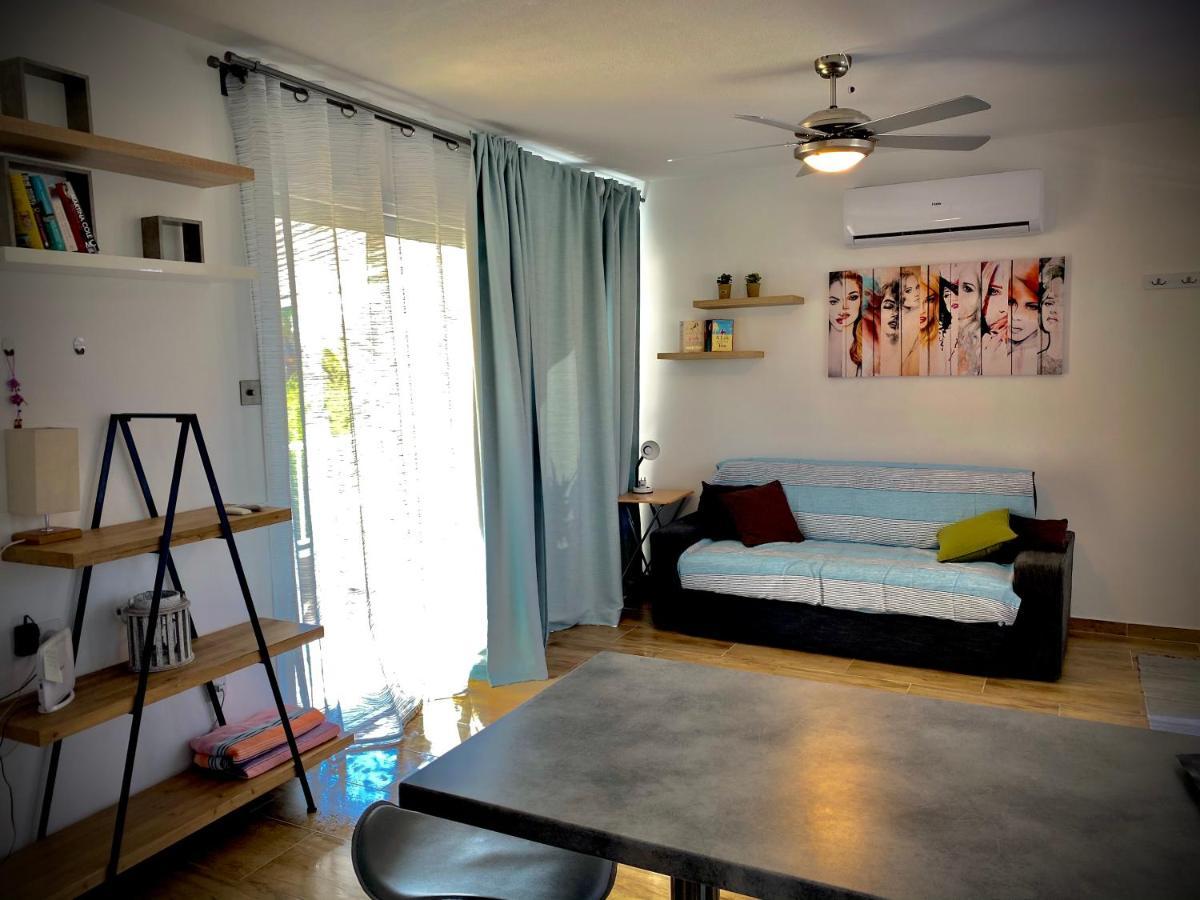 Coral Bay Modern Renovated Apartment By The Sea Paphos Kültér fotó