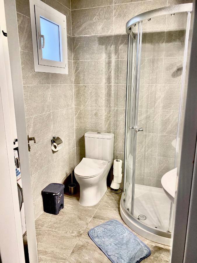 Coral Bay Modern Renovated Apartment By The Sea Paphos Kültér fotó